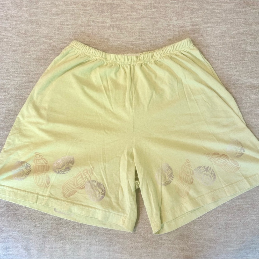 Vintage 90s Blue Fish shorts with seashells